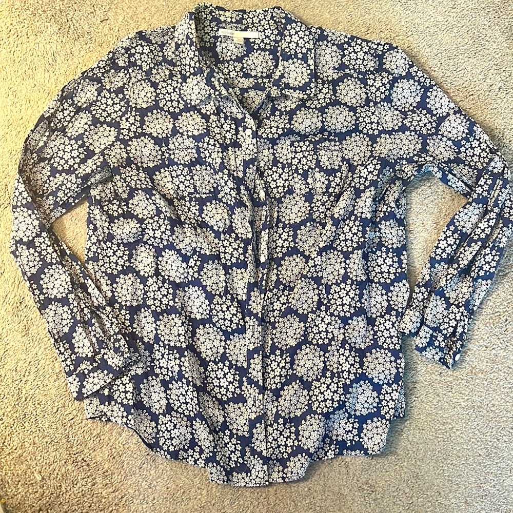 4 for $20 🌺 light old navy button-down with flowers